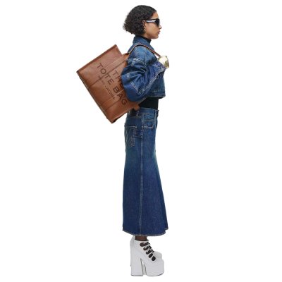 THE LEATHER LARGE TOTE BAG